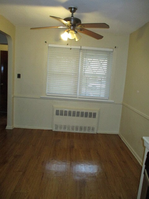 Dining Nook - 1146 E 85th St