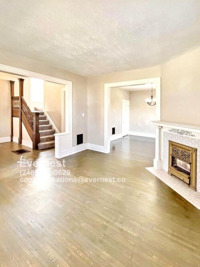 Building Photo - Charming 3-Bedroom Home Near St. Vincent’s...