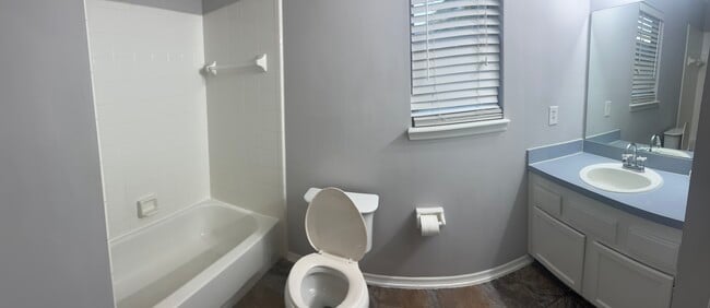 Guests bathroom - 4551 Crystal Brook Way