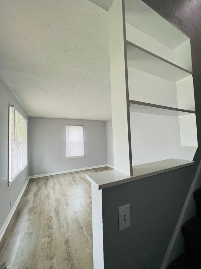 Building Photo - 5227 47th Ave