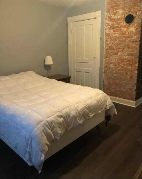 3rd Floor (Master Bedroom 3) - 4619 Torley St
