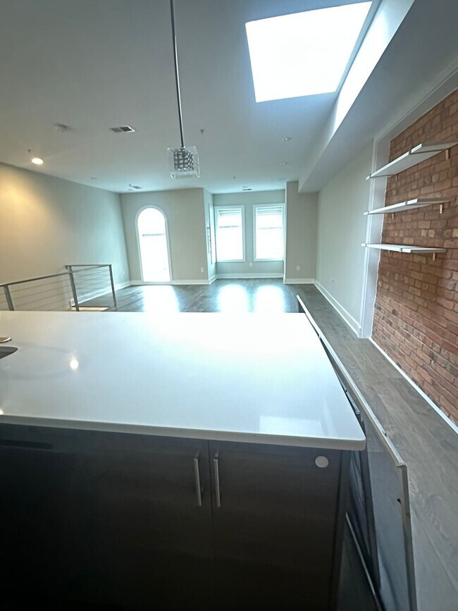 Building Photo - Modern 2 Bedroom, 2 Bathroom Penthouse with Parking in Historic LeDroit Park