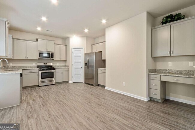Building Photo - 158 Malbone St SW
