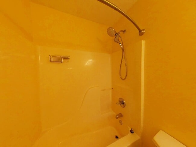 Building Photo - 3 Bedrooms, 2.5 Bathrooms Townhouse Rental in the Gables of York County