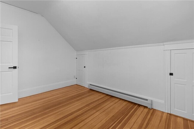 Building Photo - 334 Jastram St