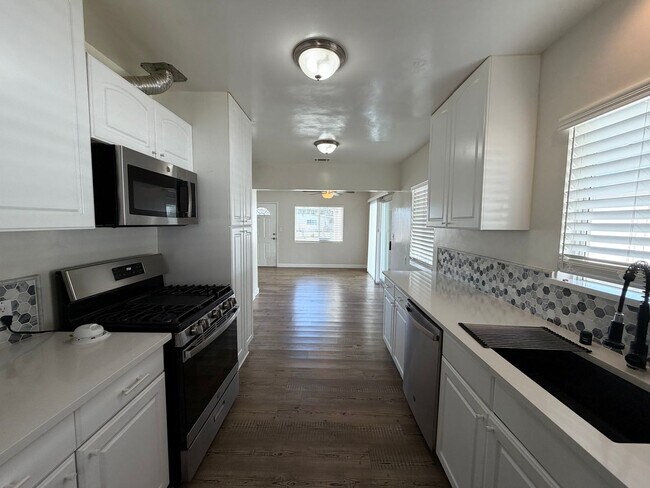 Building Photo - Beautiful 3 Bedroom Home in West Covina