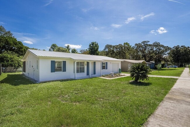 Building Photo - 1040 Dorado Dr
