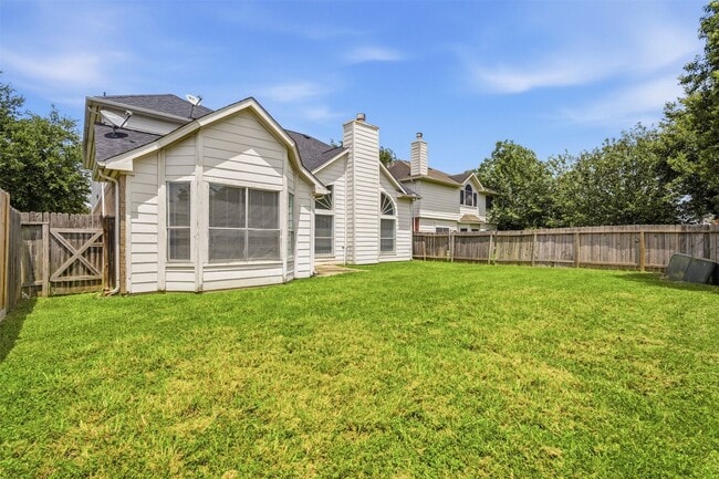 Building Photo - 9322 Eaglewood Glen Tr
