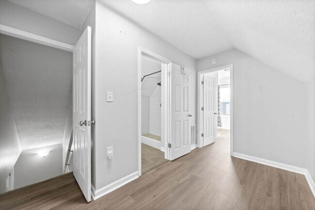 Building Photo - 1804 Palamino Dr