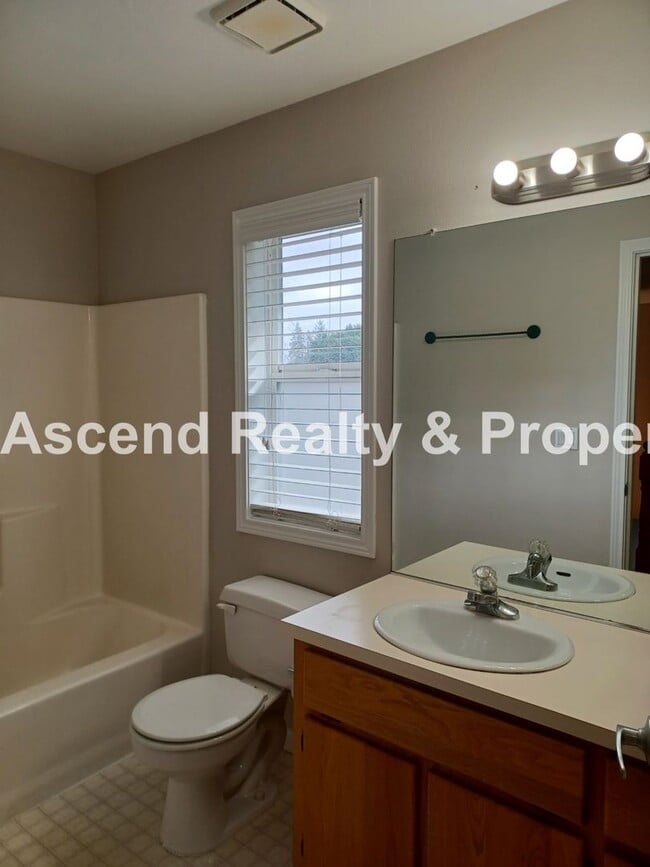 Building Photo - Gorgeous Updated Murrayhill Area 4 Bed on ...