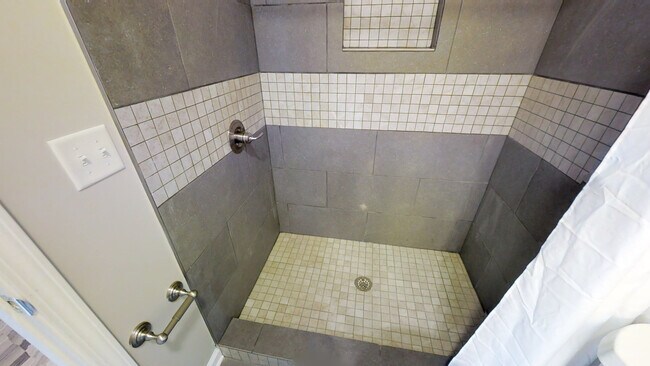 Building Photo - Lantern Square Apartments-B5