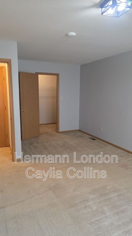 Building Photo - 946 Amaral Cir