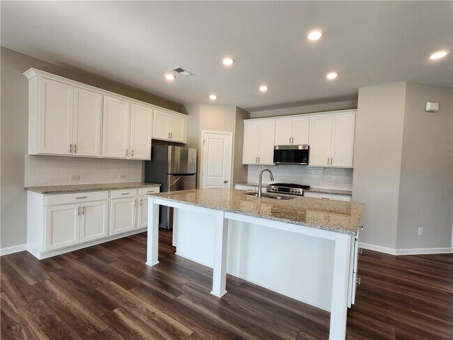 Building Photo - 3451 Park Pointe Cir