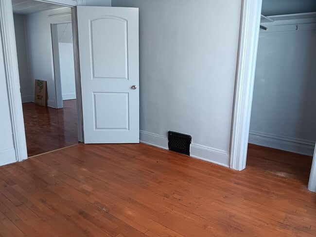 Building Photo - 344 1st St