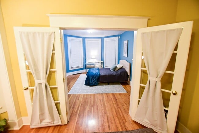 Building Photo - 1316 W Dean Ave