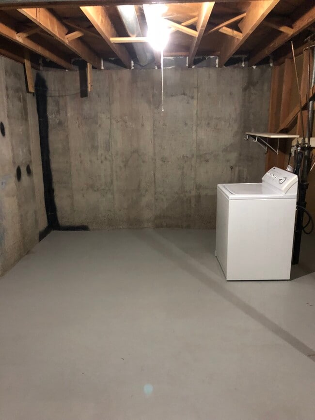 Building Photo - 3371 Sheridan Boulevard