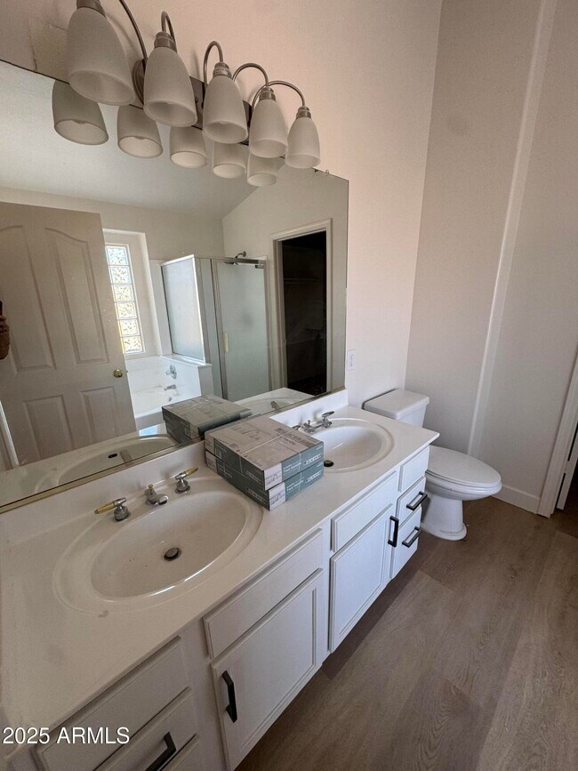 Building Photo - 4626 E Weaver Rd