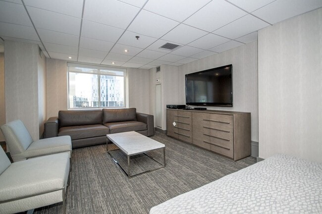 Building Photo - 8-12 Museum Way