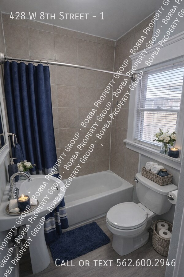 Building Photo - 428 W 8th St