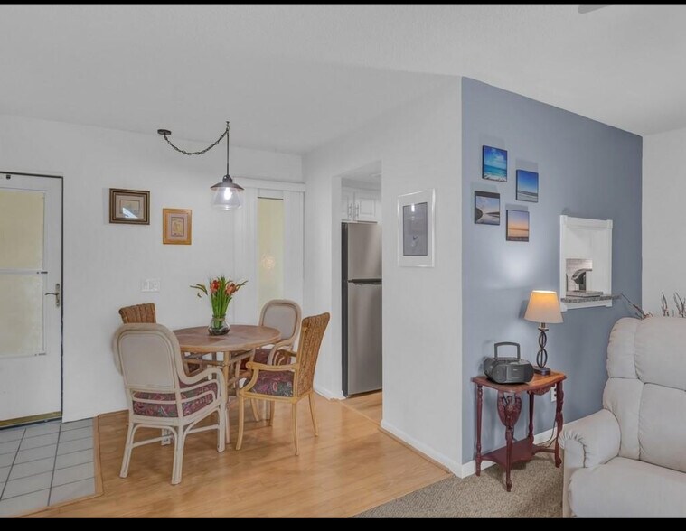 Building Photo - 1860 Robalo Dr