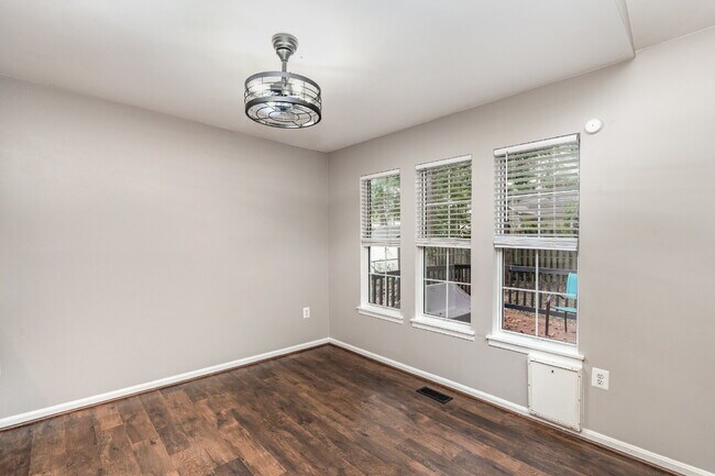 Building Photo - Charming One-Level Home in Quiet Cul-de-Sac – Available for Rent!