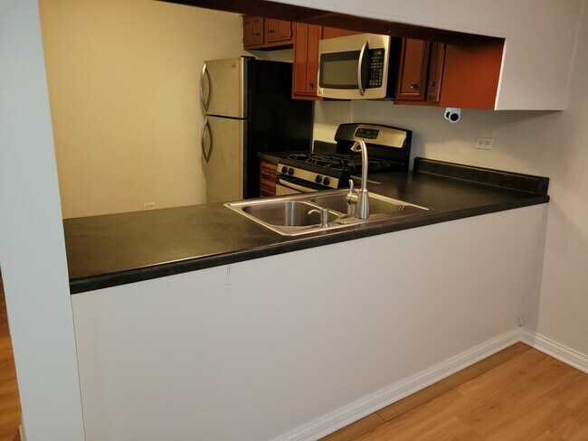 Building Photo - 80 Commonwealth Ct