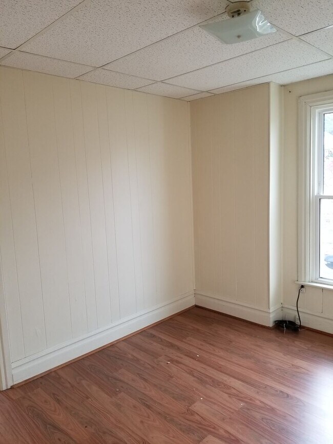 Building Photo - 250-252 Garfield Street