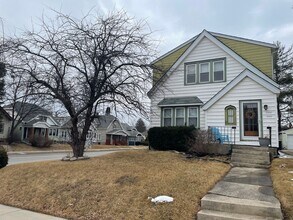 Building Photo - 2100-2102 S 85th St.