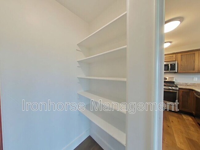 Building Photo - 2930 Warbler Way
