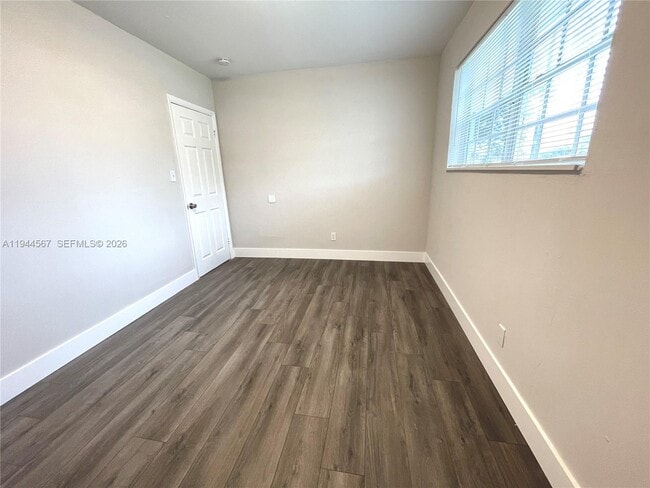 Building Photo - 2580 NW 4th Ct