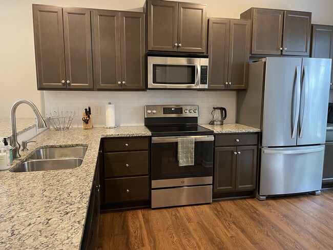 Building Photo - 844 Horton Rd