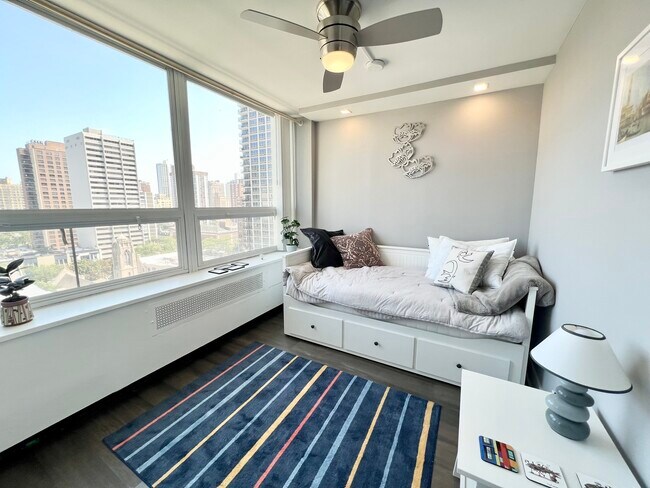 Building Photo - 1455 N Sandburg Terrace