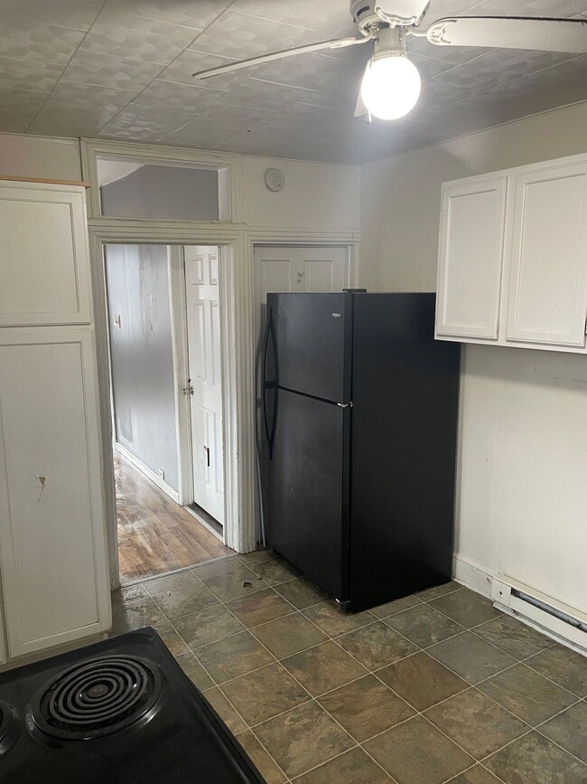 Building Photo - 855 Lancaster Ave