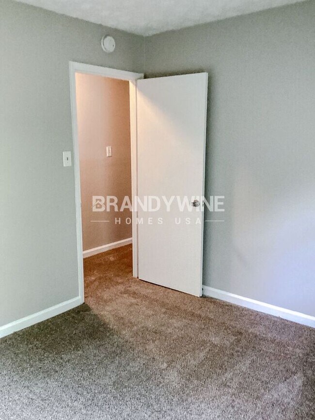 Building Photo - MOVE IN BY JULY 28TH AND HALF  OFF AUG RENT
