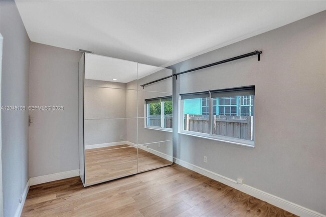Building Photo - 9040 Carlyle Ave
