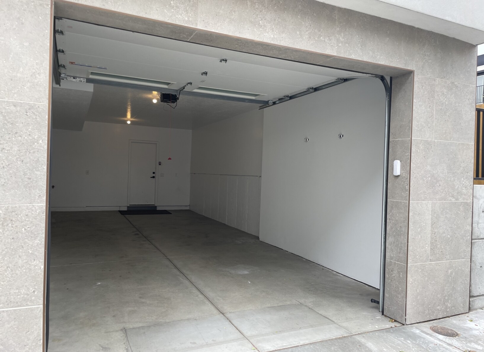 Building Photo - 423 E 2100 S