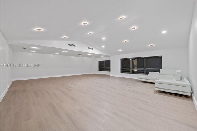 Building Photo - 3650 N 36th Ave