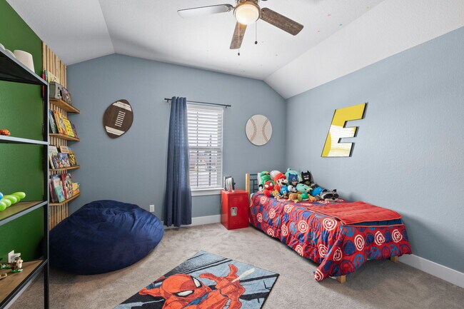 Building Photo - 525 Compania Cove