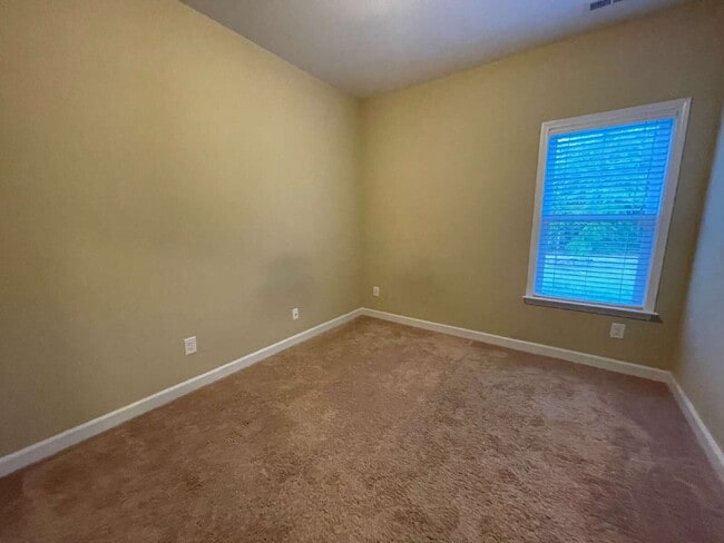 Building Photo - ADORABLE 3 BR, 2 BA HOME IN PLANTATION POINT! *SPRING CREEK SCHOOL DISTRICT*