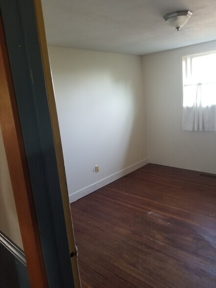 Building Photo - 1418 83rd Ave SE