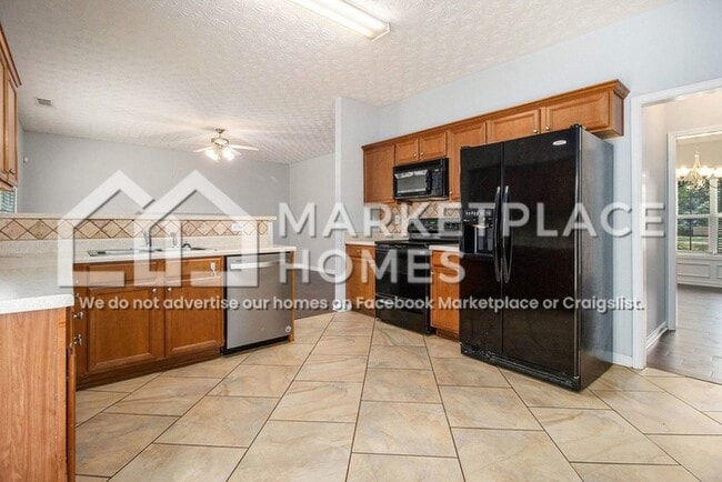 Building Photo - 314 Interlake