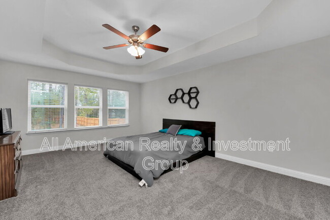 Building Photo - 8001 Silver Maple Dr