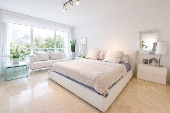 Building Photo - 18201 Collins Ave