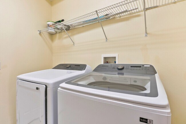 Building Photo - House for rent