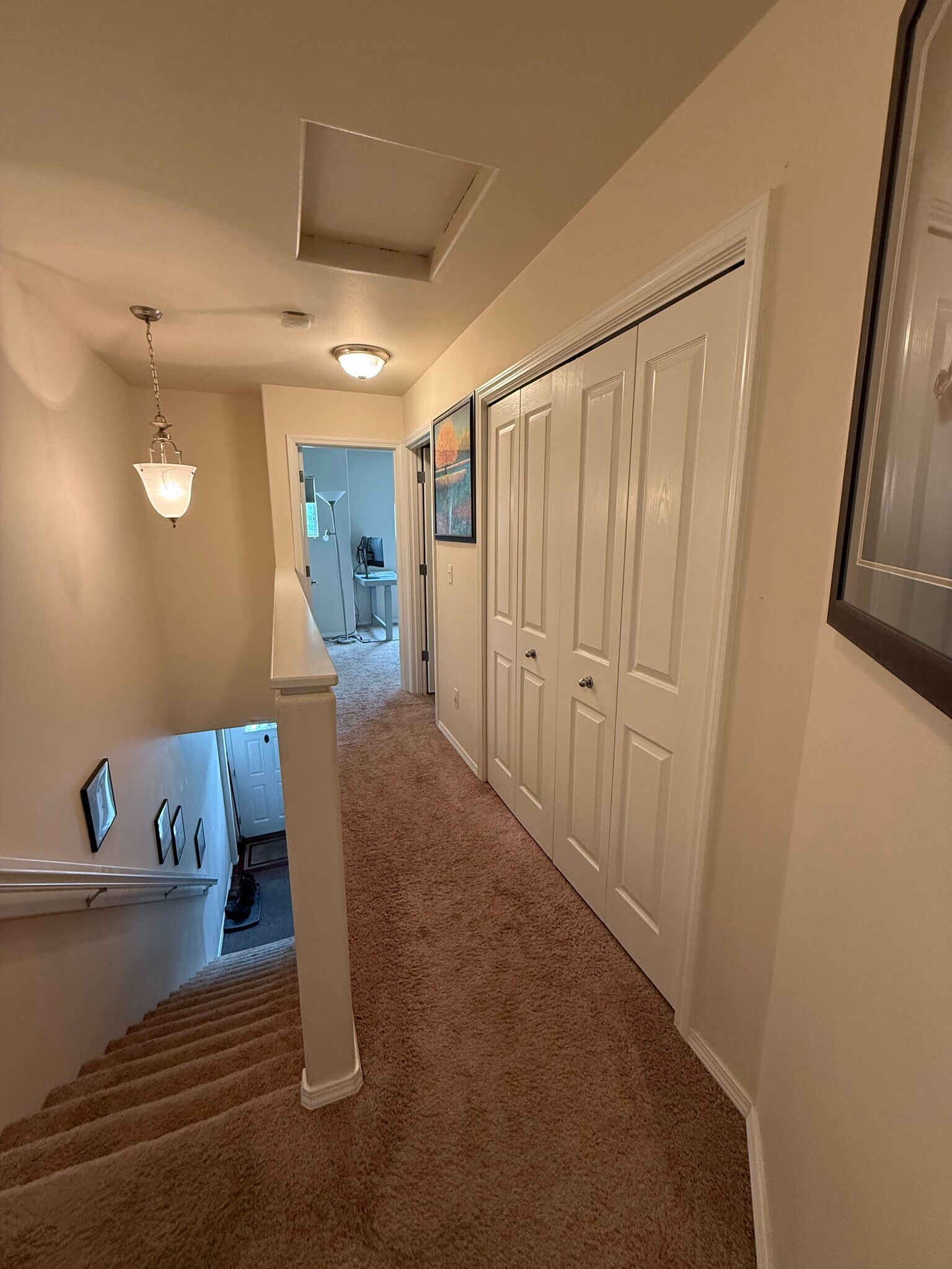 Upstairs Hallway 03 - 4586 Campbell Park Loop