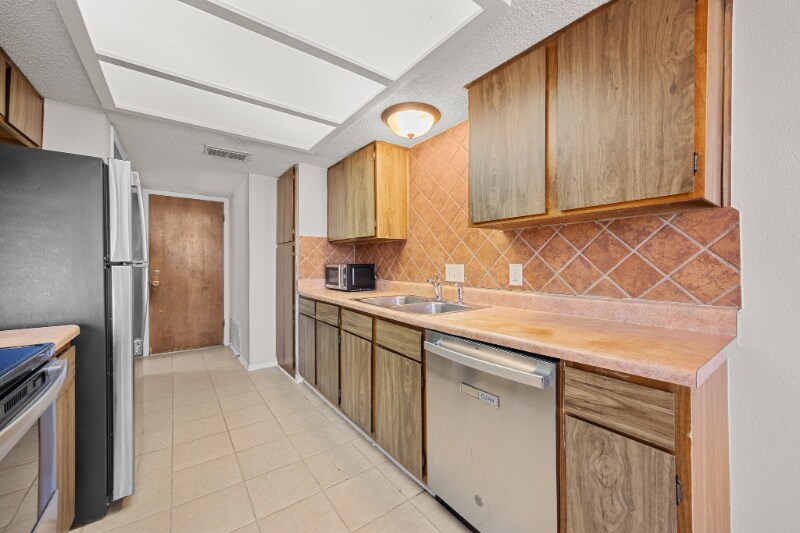 Building Photo - 9024 Sawtooth Ln