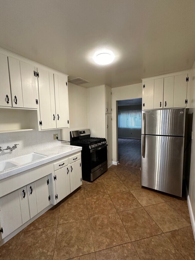 Building Photo - 4225 Kansas St