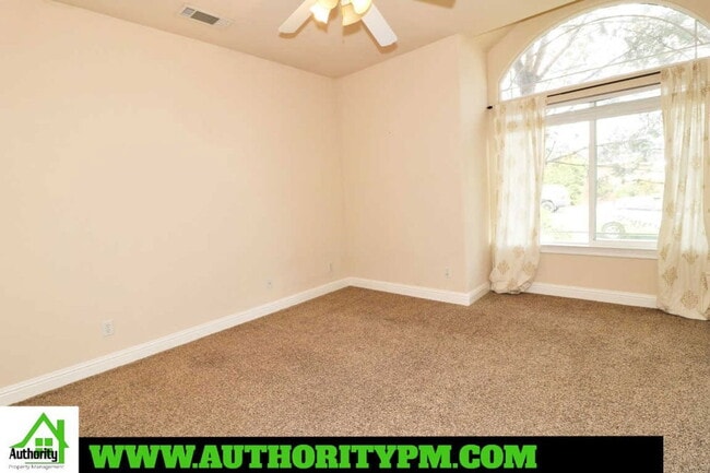 Building Photo - 997 Rollingview Dr
