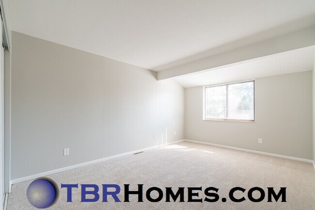 Building Photo - 6901 W 87th Way