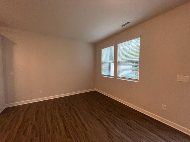 Building Photo - 35 Village Edge Dr